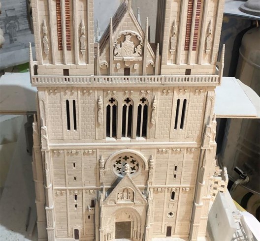 Majstor minijaturne umjetnosti izrađuje maketu Zagrebačke katedrale